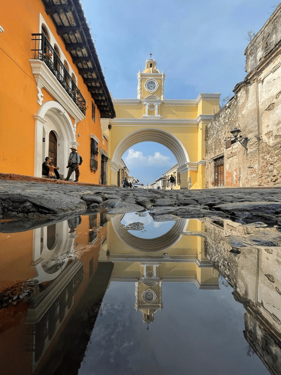 Santa Catarina arch in Antigua, a beautiful colonial city build after the spanish conquest.